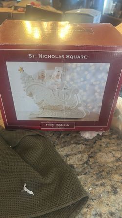 St Nicolas Square Family Sleigh Ride