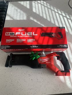 Milwaukee Sawzall Fuel M-18