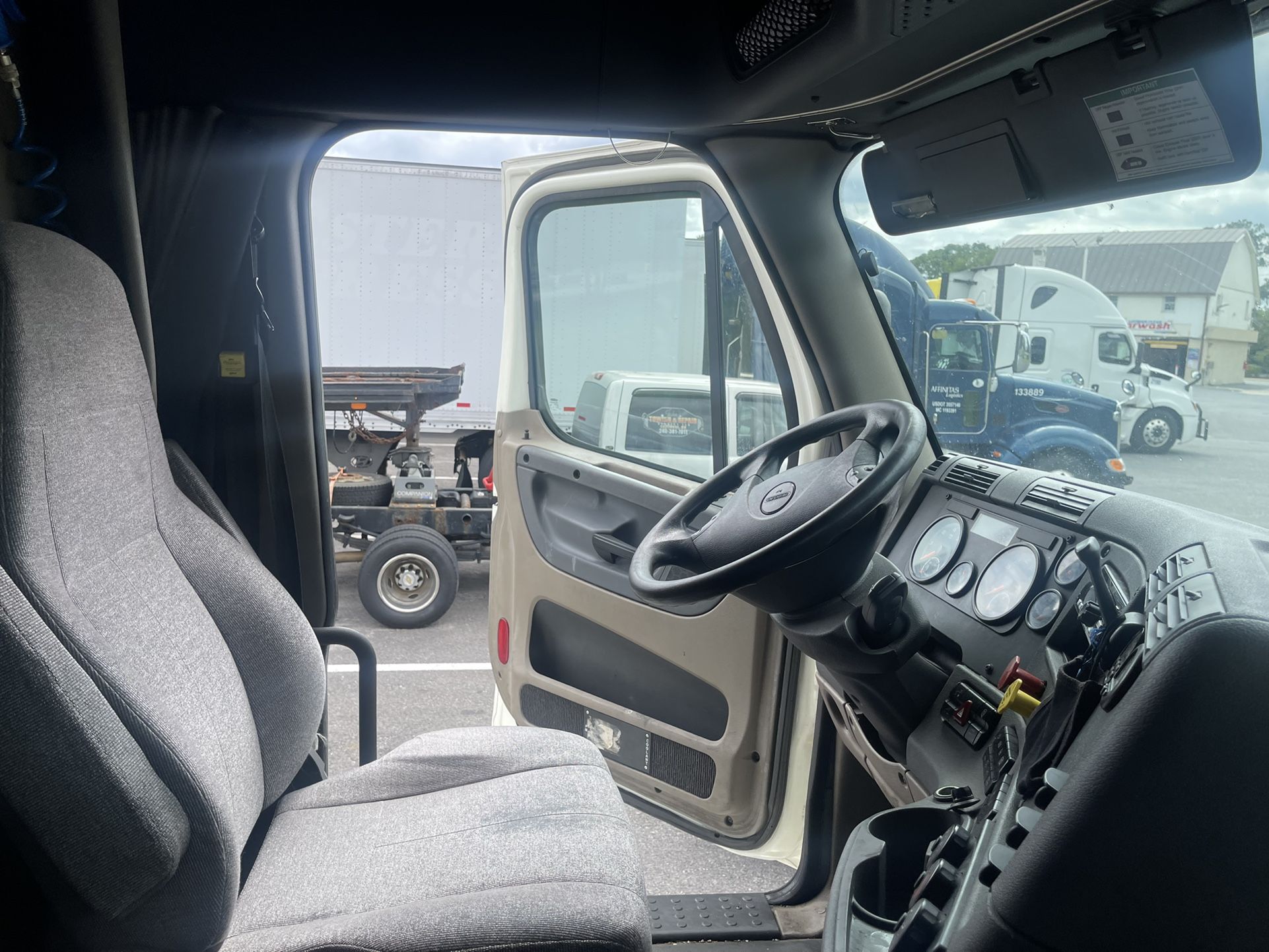 2016 FREIGHTLINER CASCADIA
