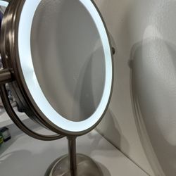 led makeup mirror 
