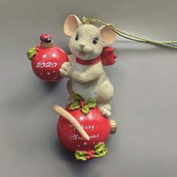 Charming Tails Mouse on Ornament 2020