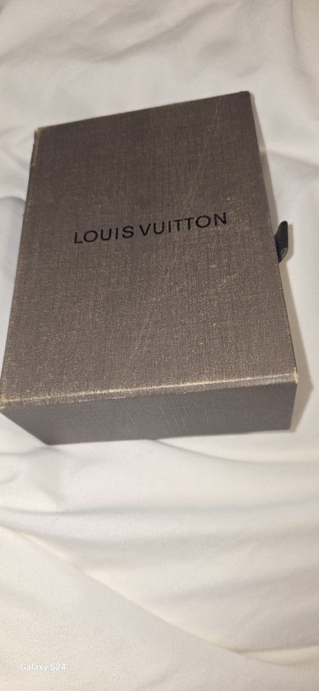 Small Louis Vuitton Box With Envelope 