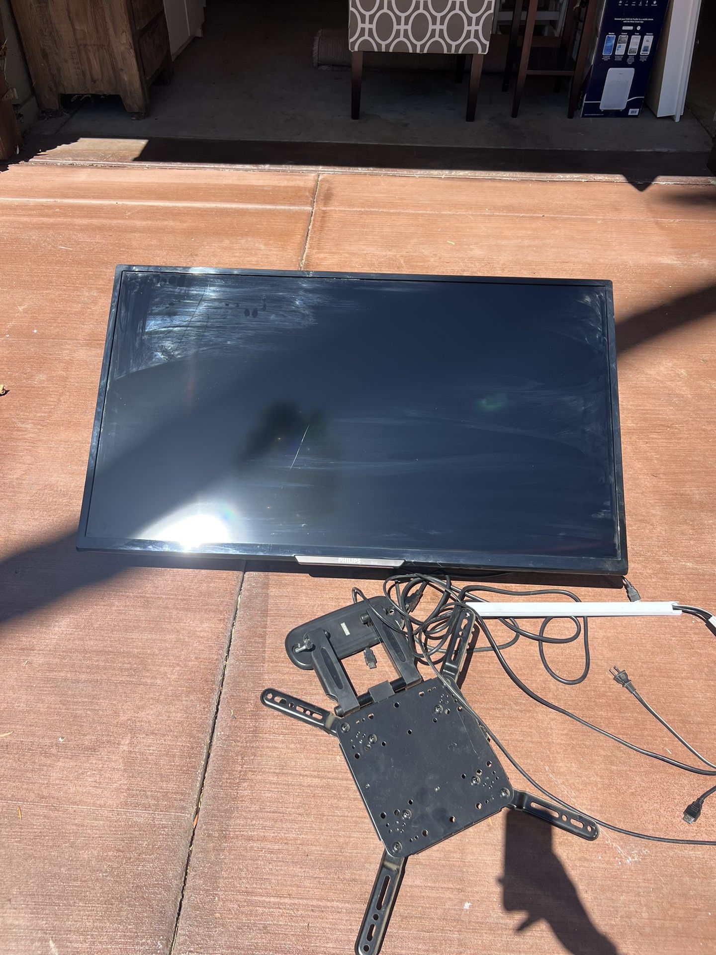 52 Panasonic Tv And Wall Mount