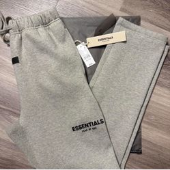 👖 Fear of God Essentials Sweatpants – Dark Oatmeal (M)