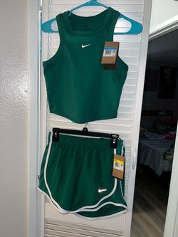 Women’s Nike set