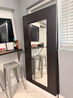 Stand up mirror