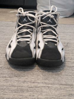 Jorden true flight, black&white, size 7