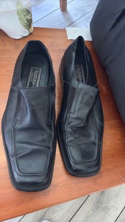 Men’s black loafers size 10.5