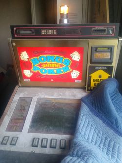 Video poker gambling machine