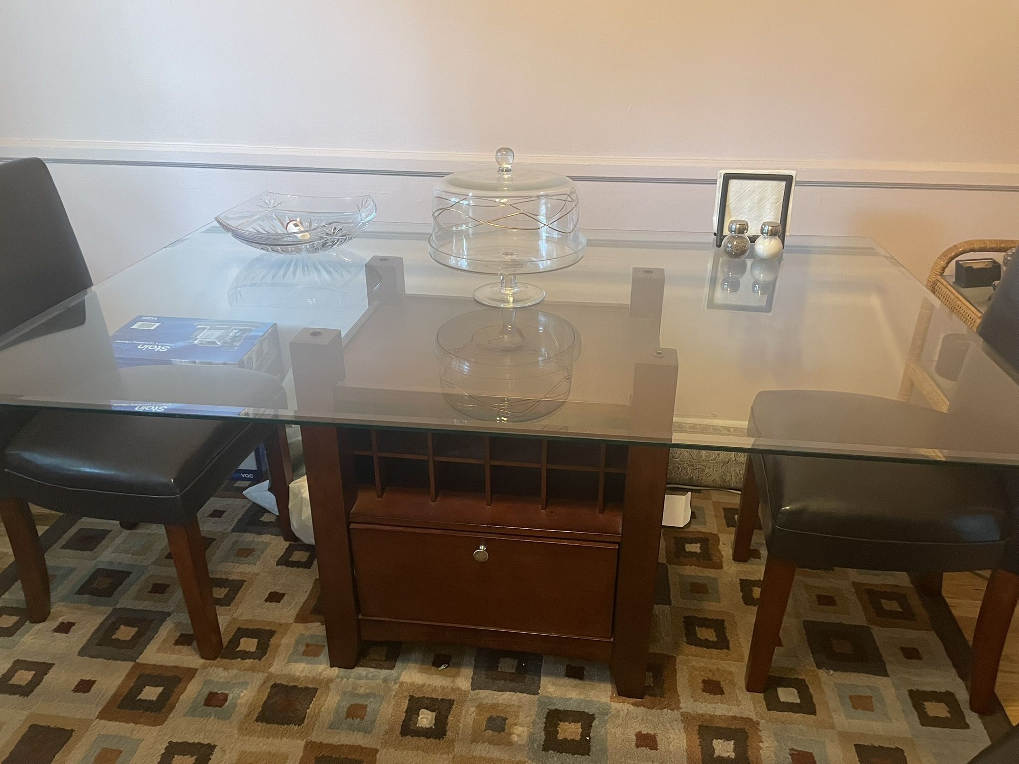 Dining Table W/4 chairs