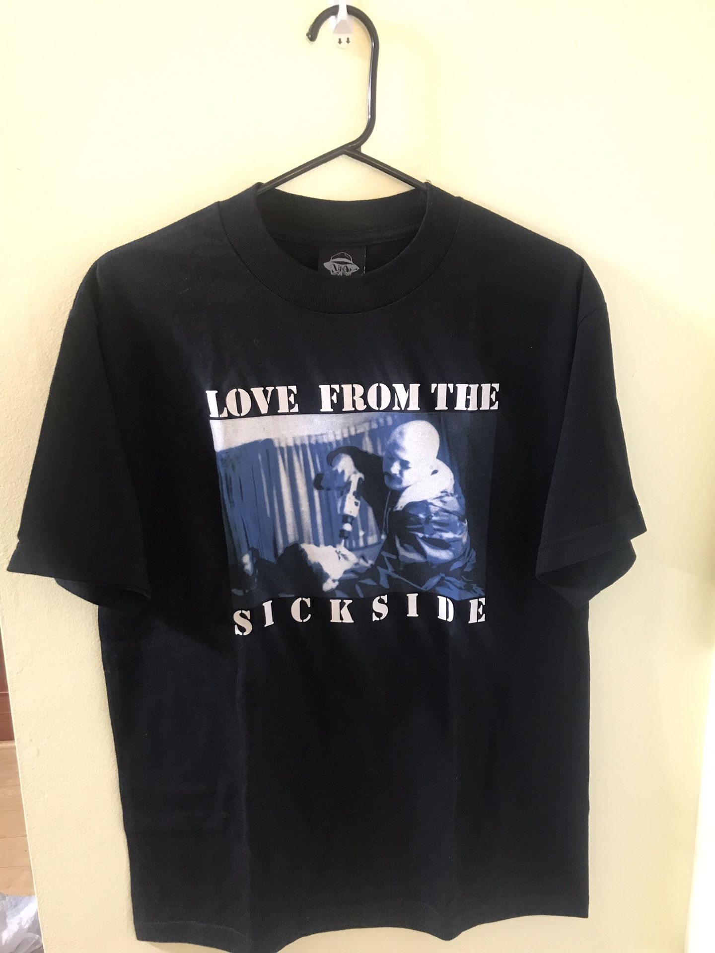 Love from the sick side (fuck love) t shirt size M for Sale in Los 