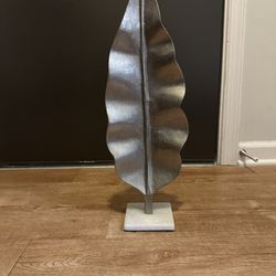 Metal Leaf Statue 
