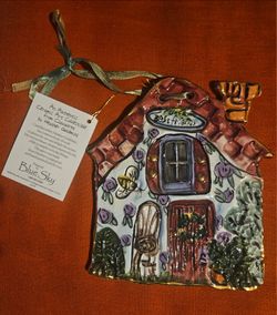 NEW CLAYWORKS CERAMIC BEST FRIENDS HOUSE BLUE SKY WALL PLAQUE BY HEATHER  GOLDWINC 7"X6"