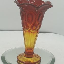 Vintage L.E.Smith Amberina Moon And Stars Tulip Ruffled Edge Bud Vase 6” T GLOWS   This vintage L.E. Smith Amberina Moon and Stars Tulip Ruffled Edge 