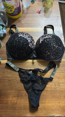 Victoria Secret Bra And Panty Set 