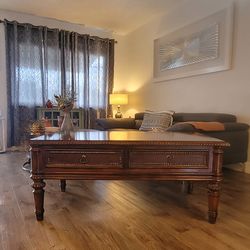 Hemingway-Style Solid Wood Coffee Table – Elegant & Timeless.