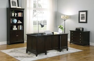 7-Drawer Executive Desk With Pencil Trays Cappuccino - $899