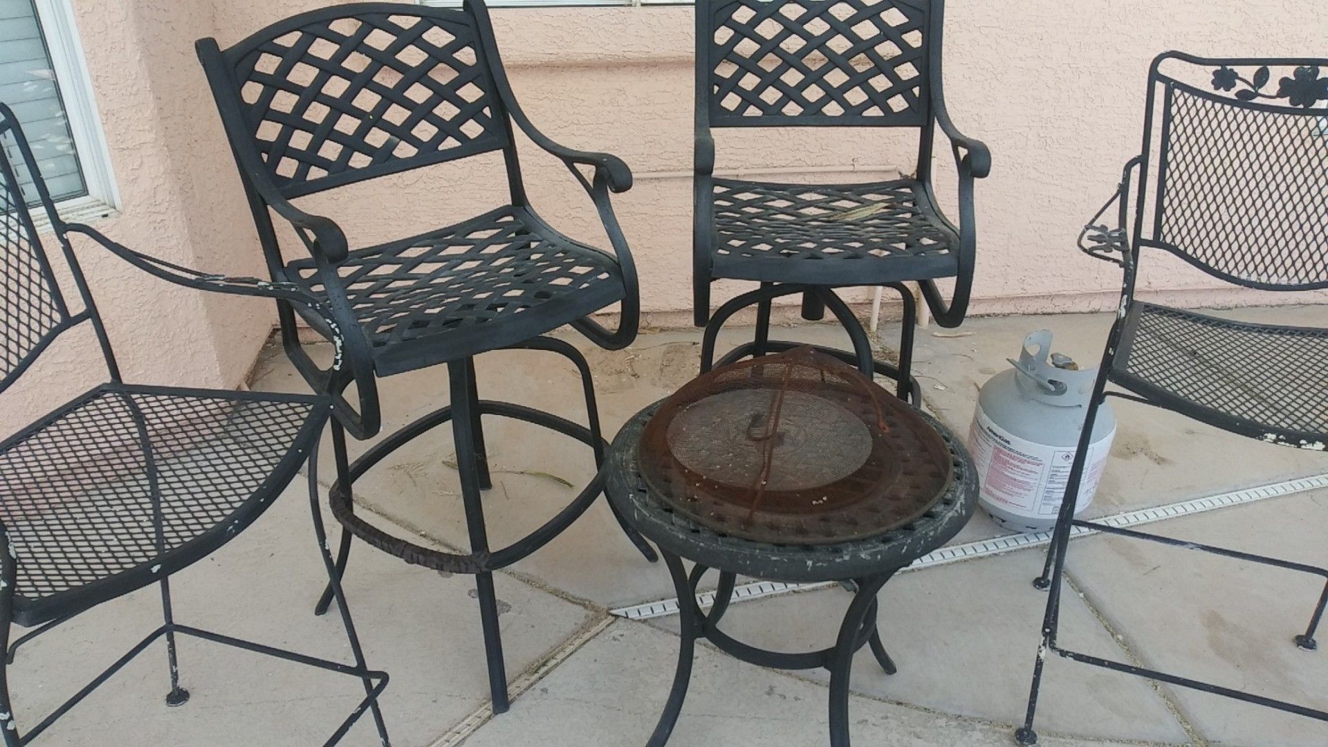 Patio Furniture Firepit and 4 chairs