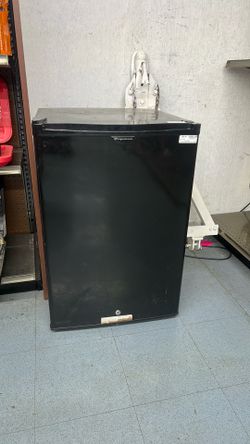 Frigidaire mini Fridge