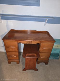 Solid Wood Vanity With Mirror