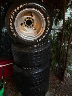 Tires with rims