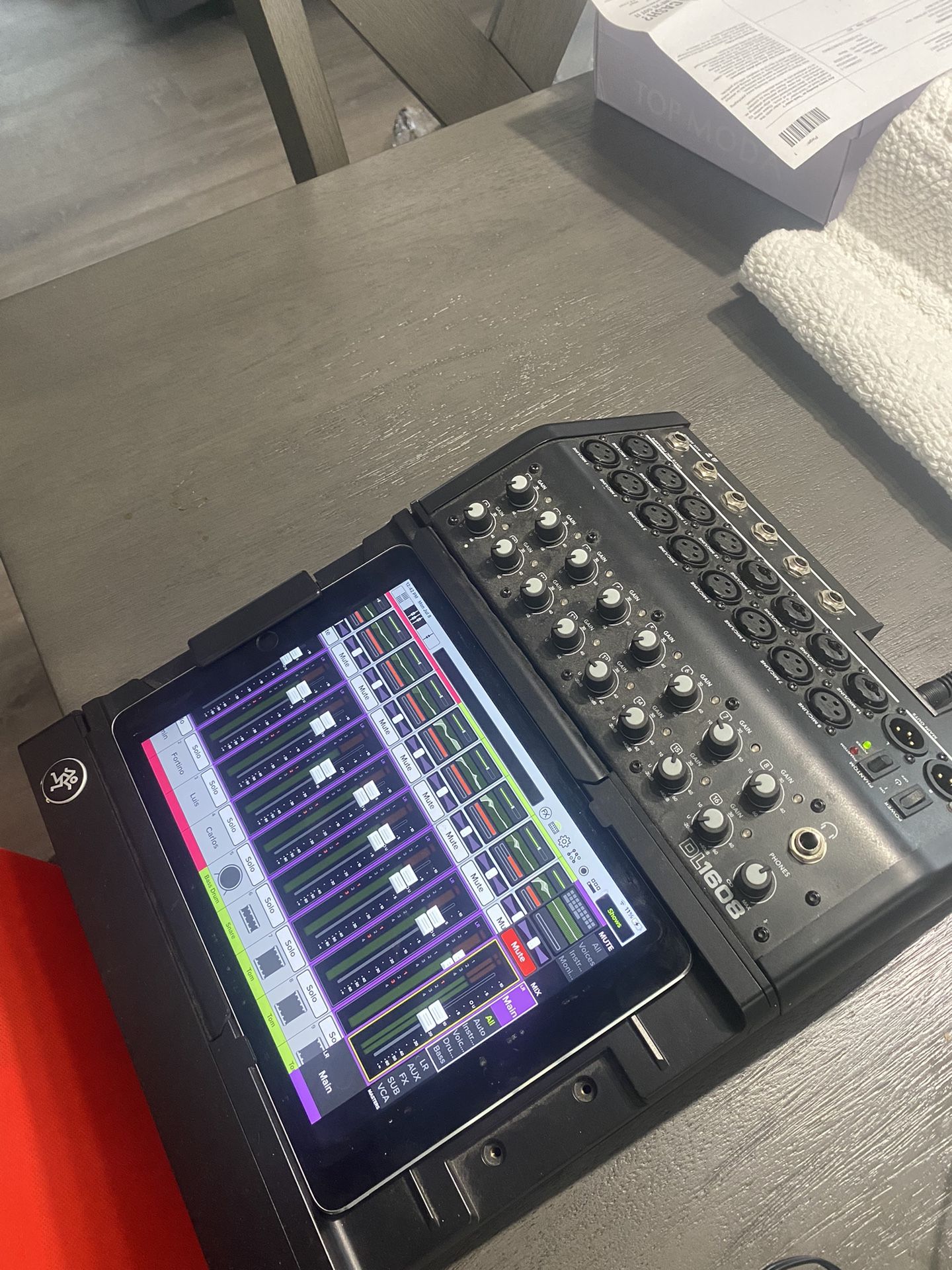 Mackie dl1608