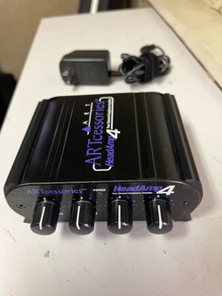 Headphone amplifier