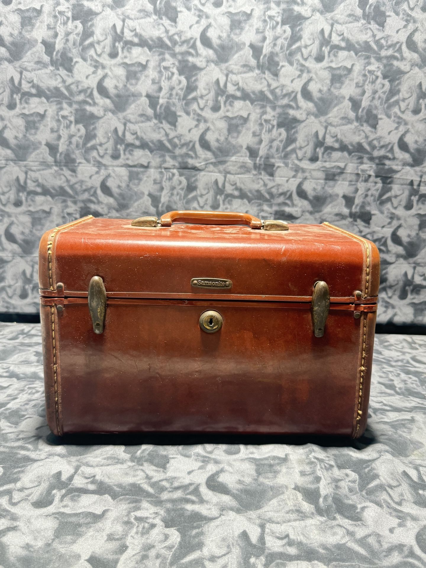 Vintage 1950s Samsonite Shwayder Bros Leather Luggage Style 4912