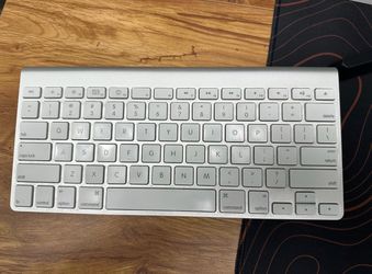 Mac Wireless Keyboard With Fresh Batteries