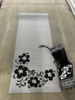 Vera Bradley yoga mat with carrying bag