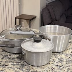 Set Of Pots/ Sauce pans