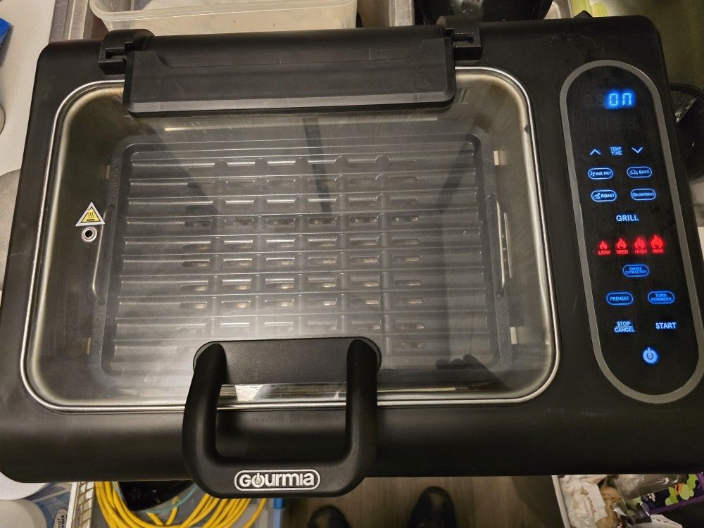 FOOD STAION SMOKELESS INDOOR GRILL.