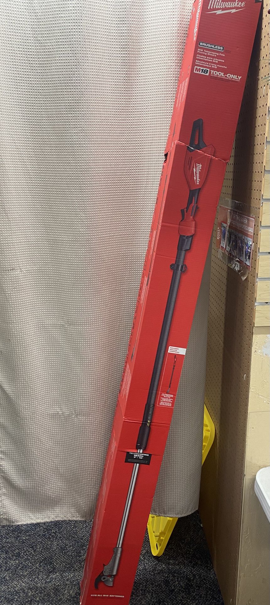 Milwaukee Brushless Telescoping Pole Pruning Shears