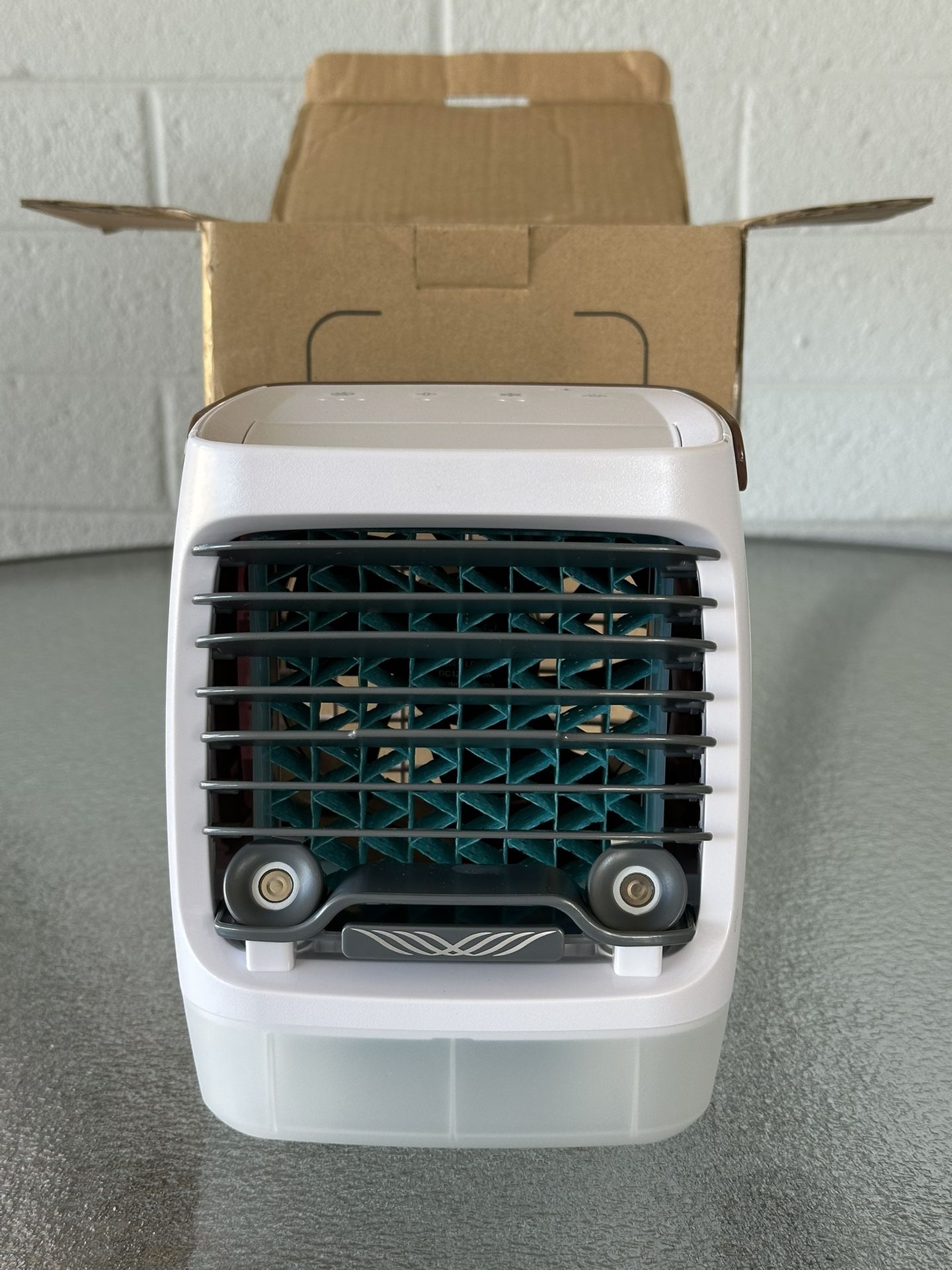 ChilWell Deluxe Portable Air Cooler Mini 4 speed Model 18009 USB recharge 