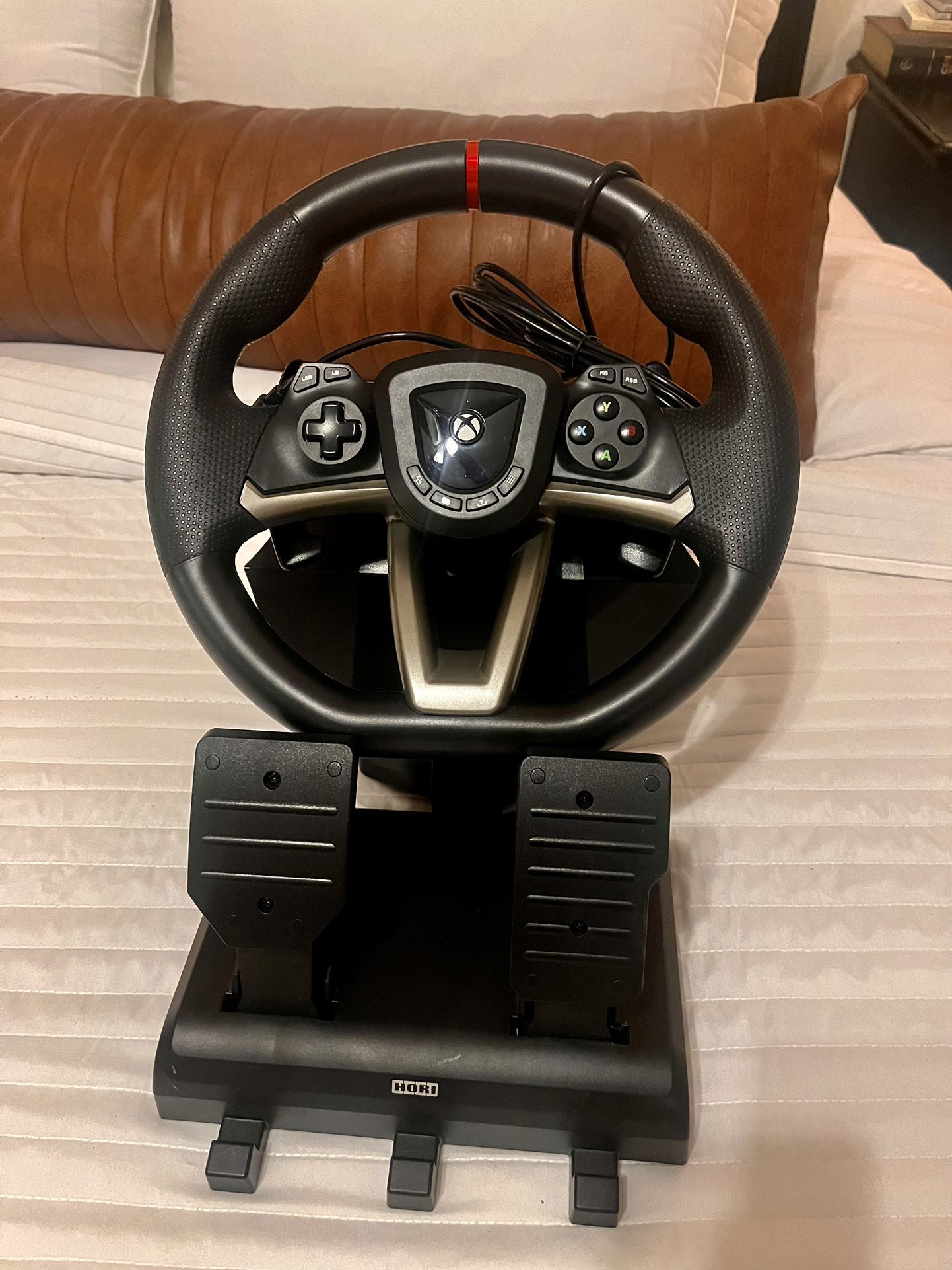 Xbox One S/x Steering Wheel And Pedals 