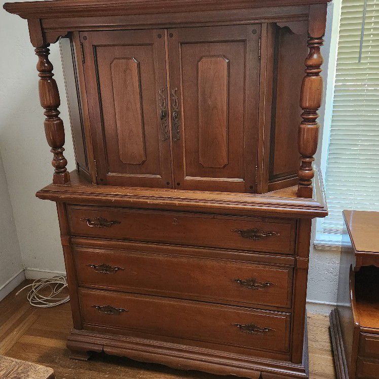 Antique Bedroom Furniture Set Only $50