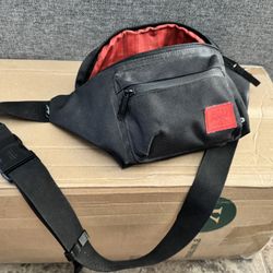 Limited edition Star Wars Herschel seventeen hip pack sling bag Fanny pack Vader black