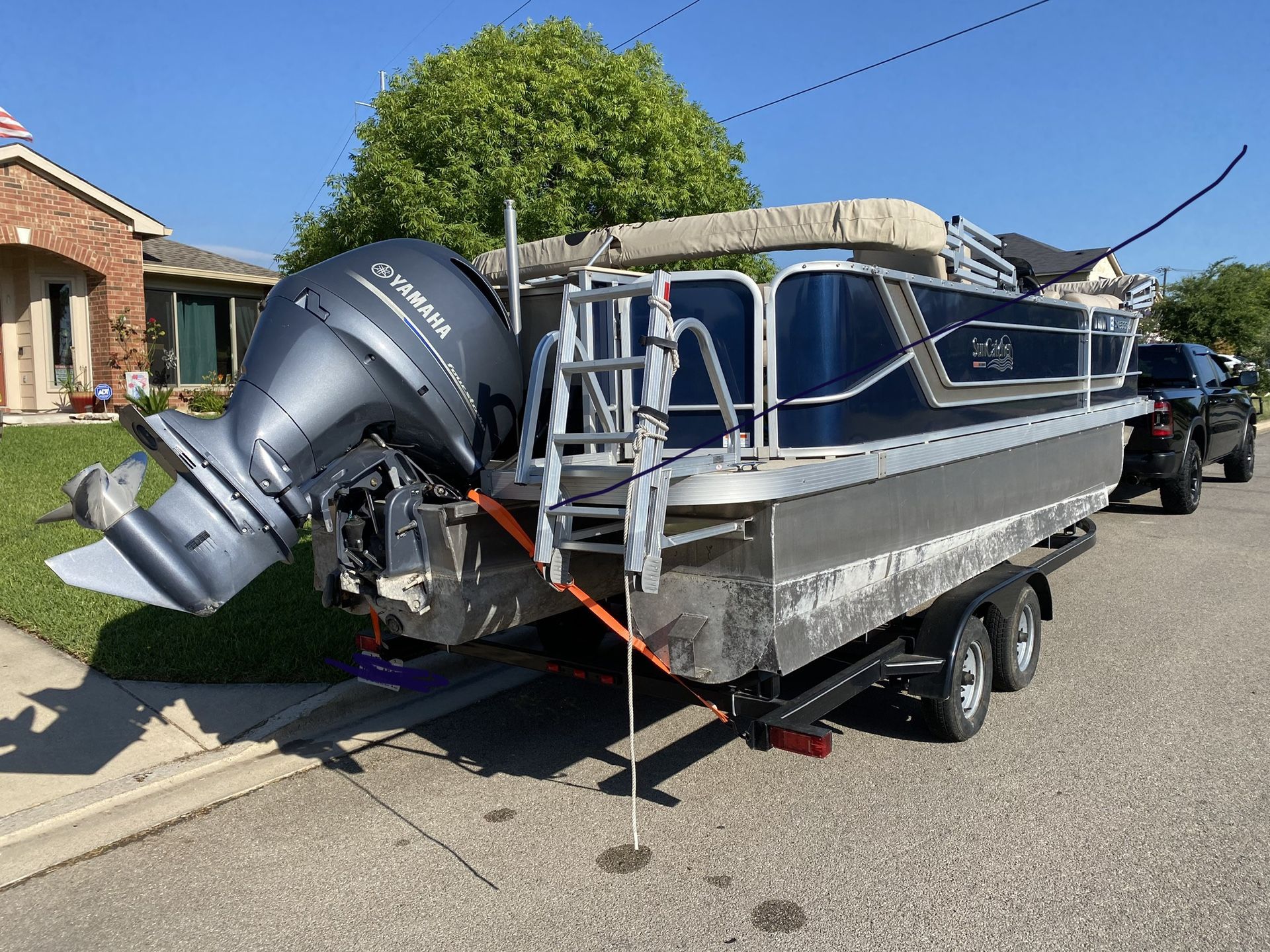2017 Suncatcher X322 RF Tritoon w/trailer for Sale in Harker Heights