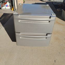 2 Pedalstals For Washer And Dryer In Perfect Cond.