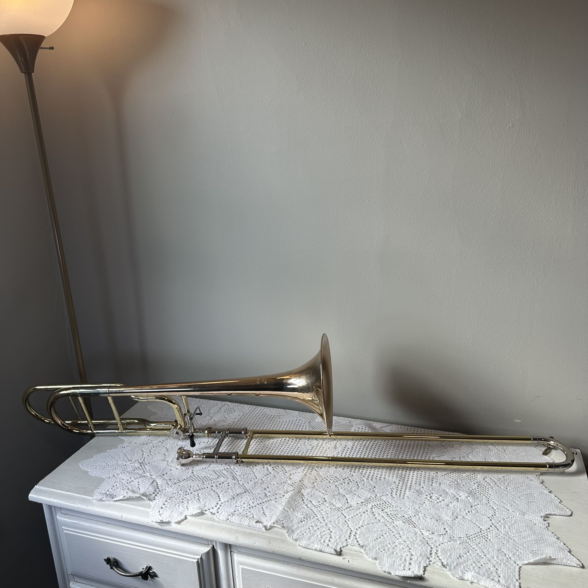 Getzen 725 Eterna II Tenor Trombone w/ F Attachment w/ Case and 4 Mouthpieces