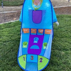 Little Tikes Pop-Up Sports Tent. It does NOT include balls. 