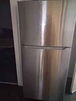 Insignia Refrigerator
