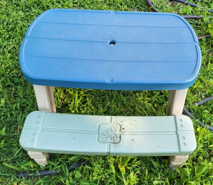 Step 2 Picnic Table
