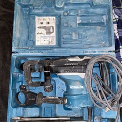 Rotary hammer drill