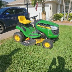 John Deere Riding Mower 