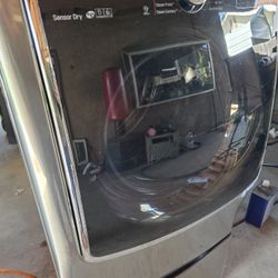 Gas Dryer With Pedestal Drawer