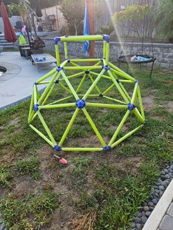 Kids jungle gym