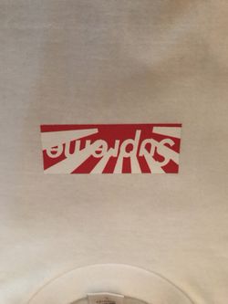 Japan supreme box logo size Large