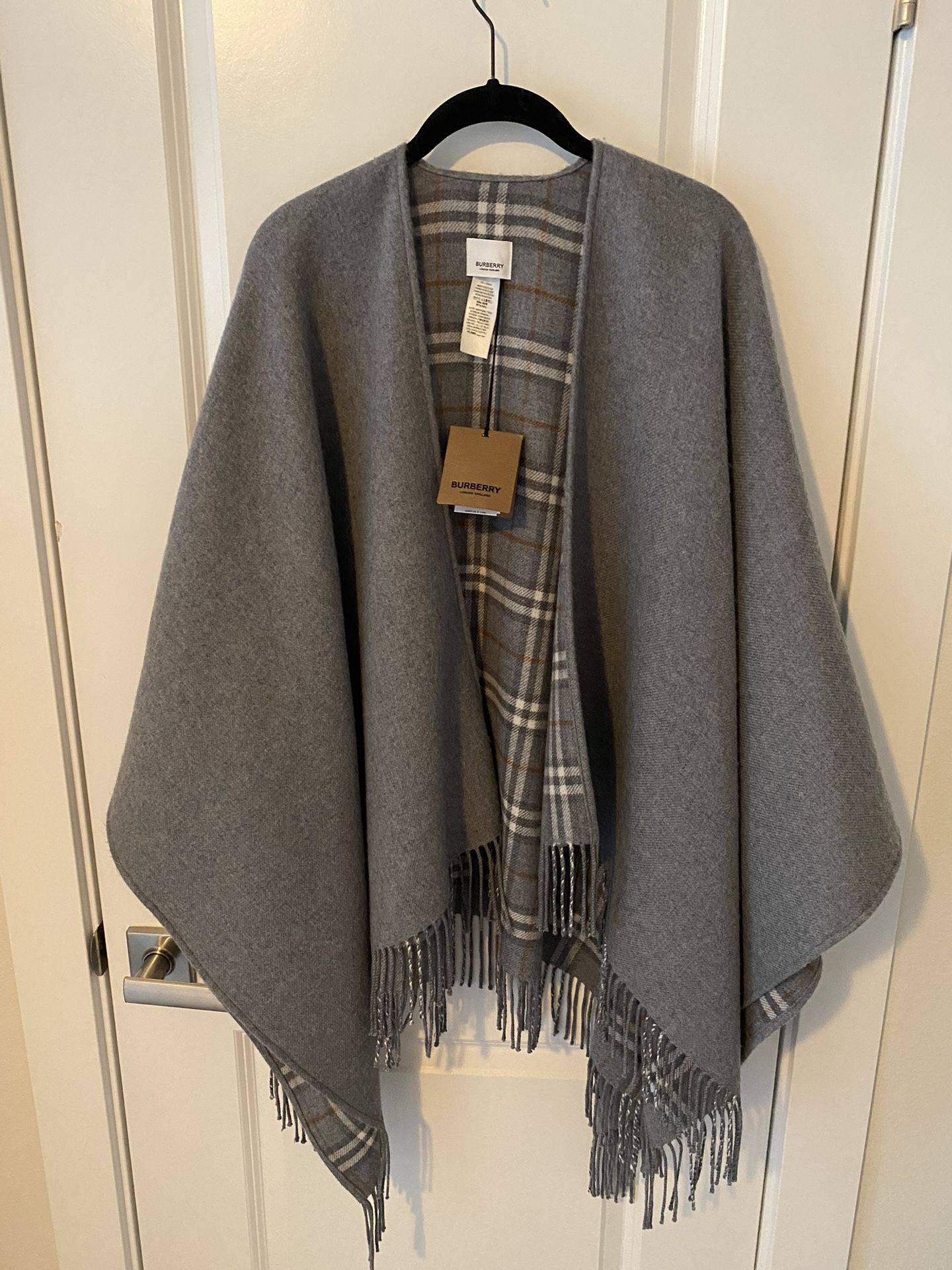 NWT: New Authentic Burberry Reversible Wool Cape Grey