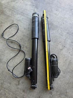 Mercedes Benz E class w211 rear shocks